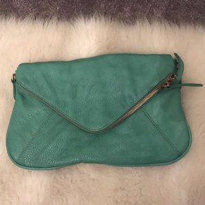 Mint clutch